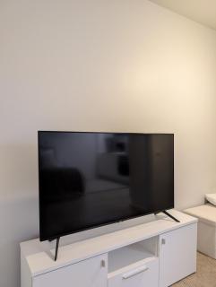 HENNIINA V New & Modern - 2