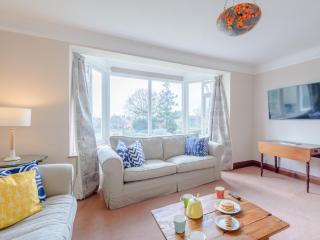 3 Bed in West Bay 78089 - 7