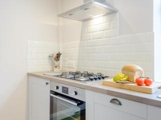 3 Bed in West Bay 78089 - 3