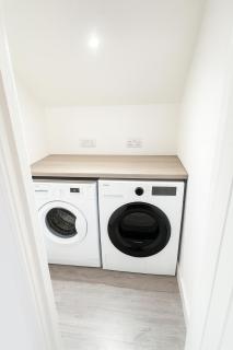 Kehoes Platinum Suite Near Etihad Stadium and Coop Live Arena Sleeps 4 - 5