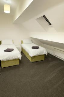 Kehoes Platinum Suite Near Etihad Stadium and Coop Live Arena Sleeps 4 - 4