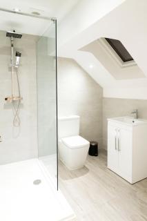 Kehoes Platinum Suite Near Etihad Stadium and Coop Live Arena Sleeps 4 - 1