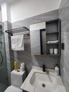 Comfy and secure Kilimani 1BR - Walk to Yaya Centre - 4