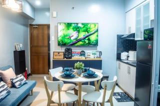 Elivion Staycations at McKinley Hill, near Venice, BGC, with Pool & Wifi - 1