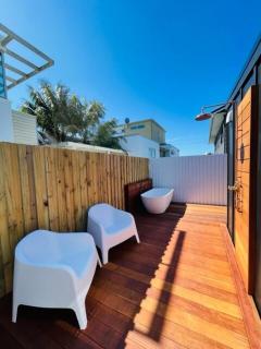 The Coconut Hut Papamoa Beach - 0