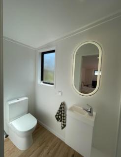 The Coconut Hut Papamoa Beach - 6