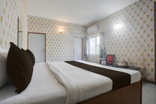 Hotel O Executive Inn - 9