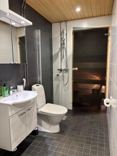 Studio Fox - Near City Centre, Private Sauna & Free Parking - 4