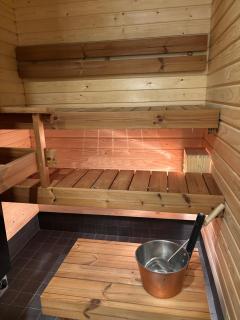 Peaceful Studio Near City Centre - Private Sauna & Free Parking - 1