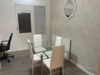 3 Bed House in Reading Area - 3