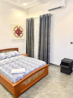 Élégant 3 pièces avec entrée personnelle à Fidjrossè, Cotonou, Wifi fibre et Parking - 9