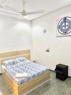 Élégant 3 pièces avec entrée personnelle à Fidjrossè, Cotonou, Wifi fibre et Parking - 2