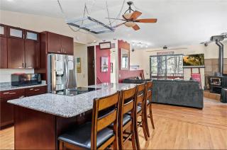 Eternal Treehouse Hot Tub Outdoor Oasis in Pines Entertainment Galore - 7