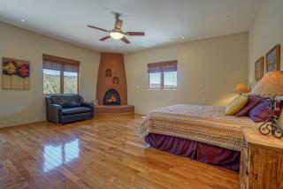 Majestic Sedona Stunner boasts Glorious Red Rock Mt. Views - Exquisite Decor - 3