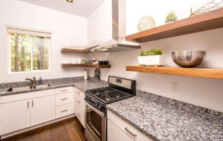 Chic Stylish 4 BR Newly Built Town-home Perfect Location - 7