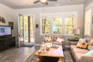 Cottons Cabin Forest Views Near Downtown Backyard with Firepit Grill Family-Friendly - Flagstaff - 0