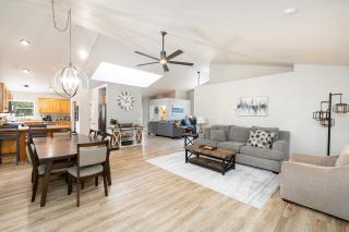 Forest Heights Mountain Views Hot Tub Heated Floors Pizza Oven - 7