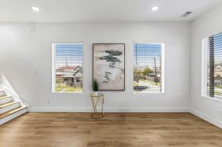 Quiet Neighborhood Close to Convention Center and Midtown! - 6