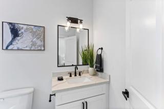 Quiet Neighborhood Close to Convention Center and Midtown! - 1