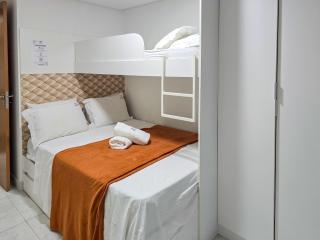 Flat no Centro de Porto com Piscina a 150m da Praia by Oasis Ferias - 0