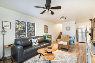 Trendy Condo Mountain Views Chefs Kitchen Near Downtown Flagstaff - Flagstaff - 1