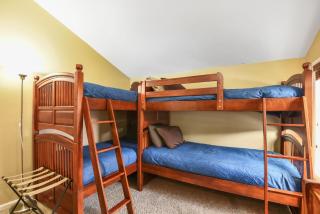 Utopia End-Unit Townhome On the 18th Hole Pool Table Fun Porch with Great Views - 7