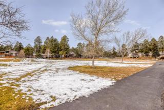 Utopia End-Unit Townhome On the 18th Hole Pool Table Fun Porch with Great Views - 4