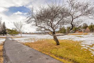 Utopia End-Unit Townhome On the 18th Hole Pool Table Fun Porch with Great Views - 3