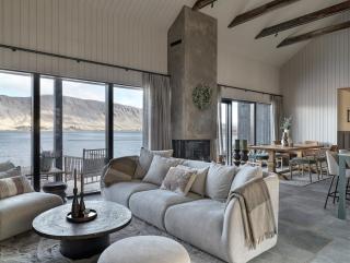 Luxurious Lakeside Villa 45 Min From Reykjavik - 0