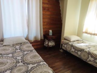 Ontario Ave Remodeled Log Cabin on 1 Acre Gateway to Grand Canyon Amazing Views - 3