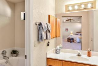 Red Rock Magnificence Stunning Views Quiet Village of Oak Creek Pet-Friendly - 4