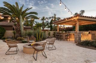 Arch Views Beautifully designed home with swimming pool table and more - 9