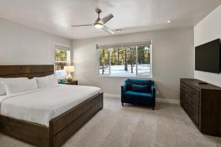 Pinnacle Pines Forest Views Modern Home with EV Charger Direct Trail Access - 8