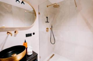 Lake House 10 - 4 Person Lake view apartment! - 7