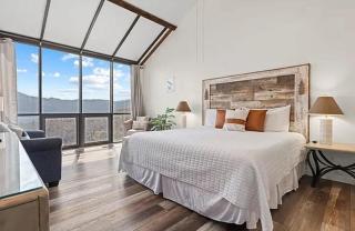 Modern Condo with Stunning Mountain Views - 6