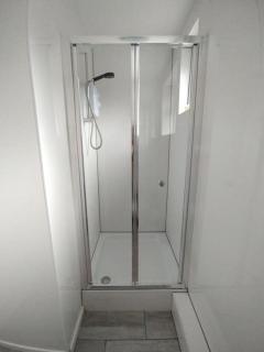 Garden Apartment & Parking, near Town train and Bus - 6