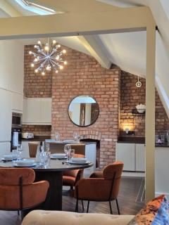 City Centre Luxury Apartment - 5