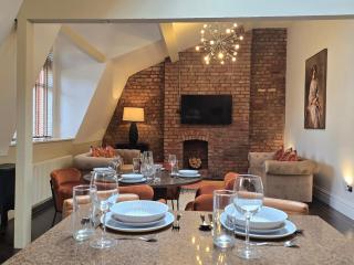 City Centre Luxury Apartment - 8