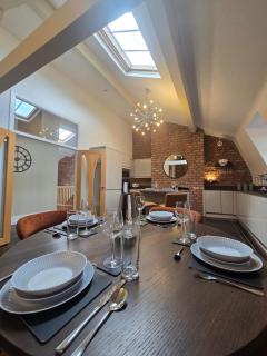 City Centre Luxury Apartment - 2