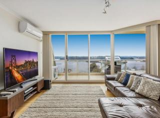 2-Bed Unit with Balcony BBQ & Stunning Lake Views - 6