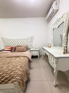 Opera6 Spacious & Central - 9