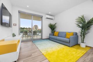 Beautiful 2BR2BA Palm Beach Condo w/ Pool & Gym - 9