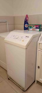 Cosy & Calm Central Getaway Modern Guest Suite by Midrachov 1 Queen Bed - 2