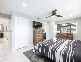 Waterfront 3BR Pool Oasis with Dock, Grill & Lounge - 9