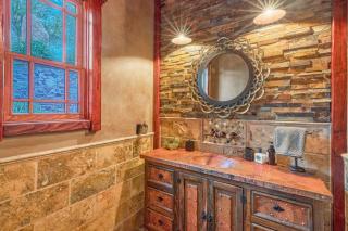 Castle On Black Mountain breathtaking panoramic views and outdoor entertainment - 9