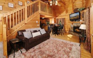 Gatlinburg Secret Splash - Private Indoor Pool, Outdoor Hot Tub, Jetted Tub + Game Room - 8