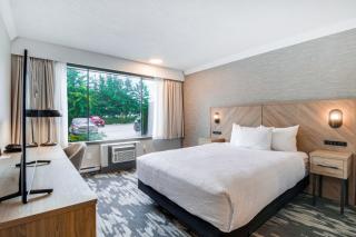 Sandman Hotel & Suites Kelowna - 3
