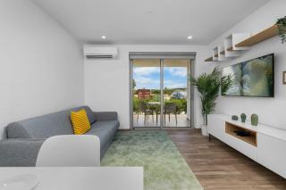 NEW 1B1BA Spacious Condo w/Pool, GYM @ Palm Beach! - Palm-Eagle Beach - 9