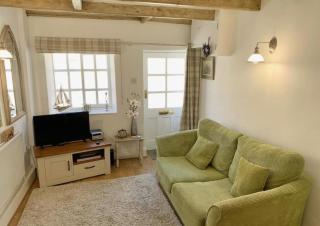 Entire Grade 2 listed cottage in Thornton-Le-Dale - 7