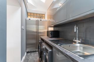 Faulkner Luxury Suites - 3